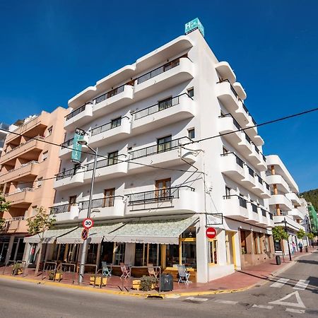Hostal Y Apartamentos Santa Eulalia Santa Eularia des Riu Dış mekan fotoğraf