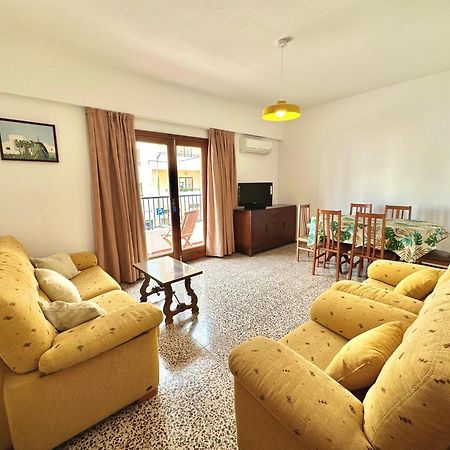 Hostal Y Apartamentos Santa Eulalia Santa Eularia des Riu Dış mekan fotoğraf