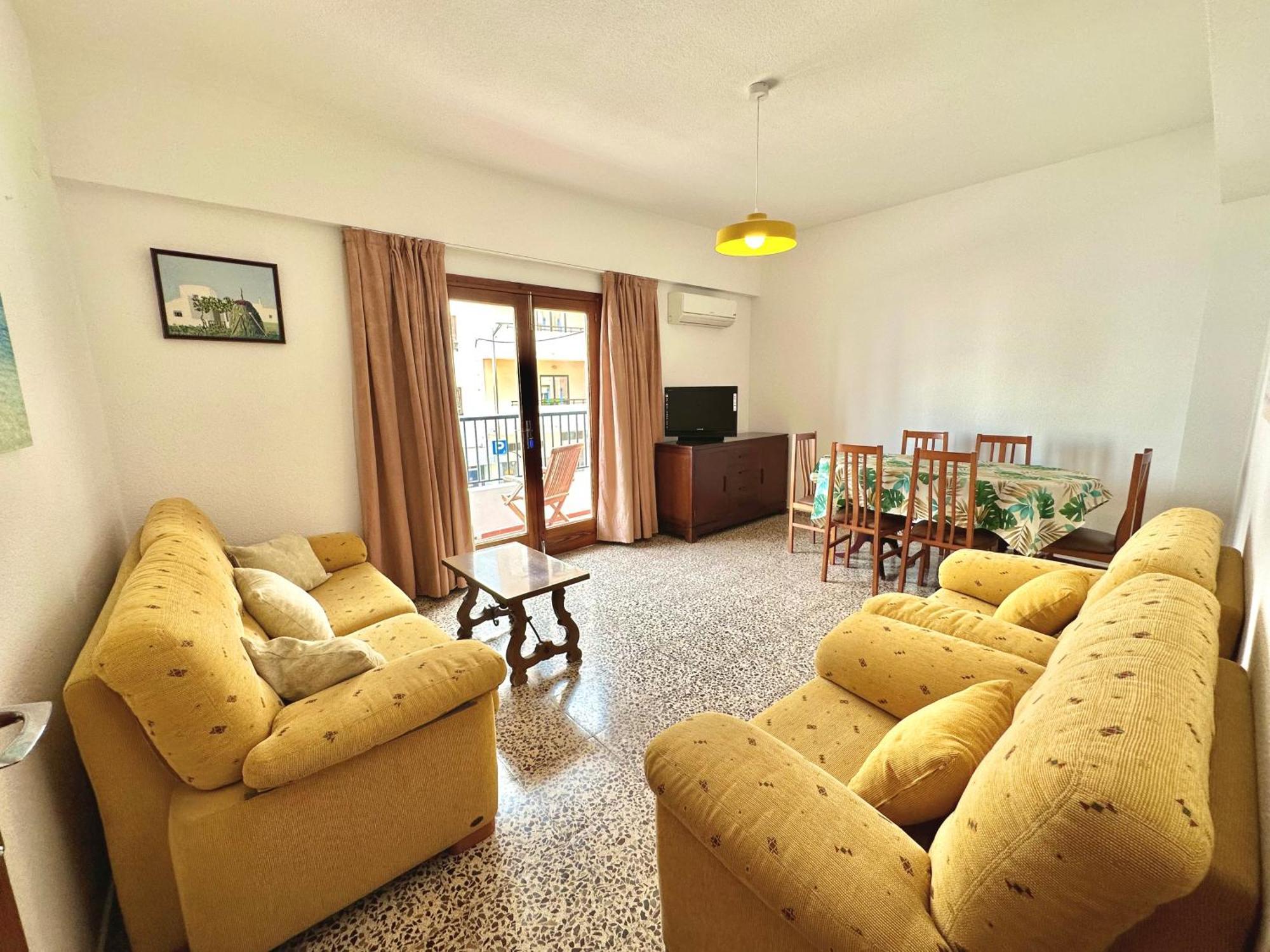 Hostal Y Apartamentos Santa Eulalia Santa Eularia des Riu Dış mekan fotoğraf